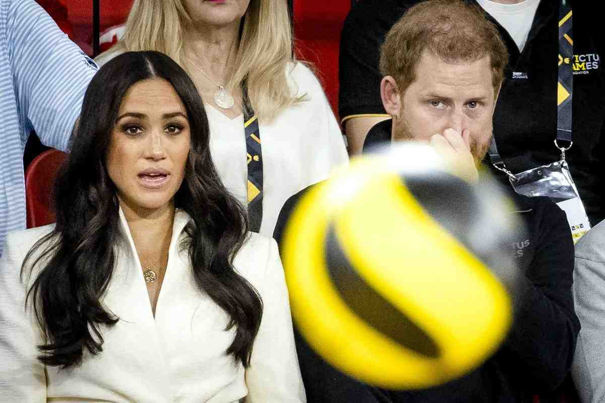 re carlo offre cifra record a meghan per il divorzio da harry