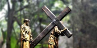 Gesù con la croce