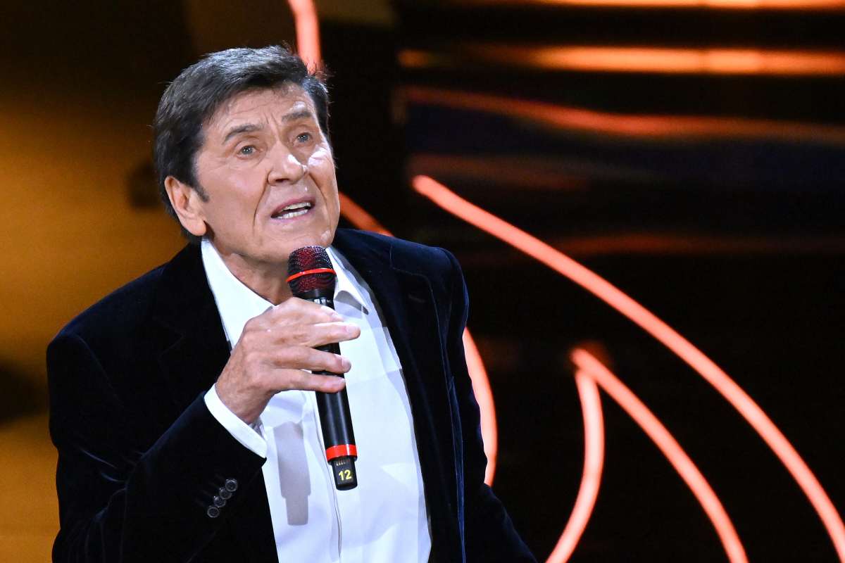 Gianni Morandi canta