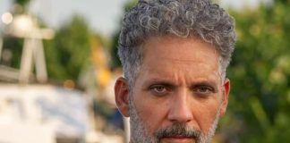Beppe Fiorello serio