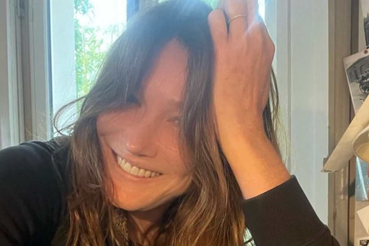 Carla Bruni in posa