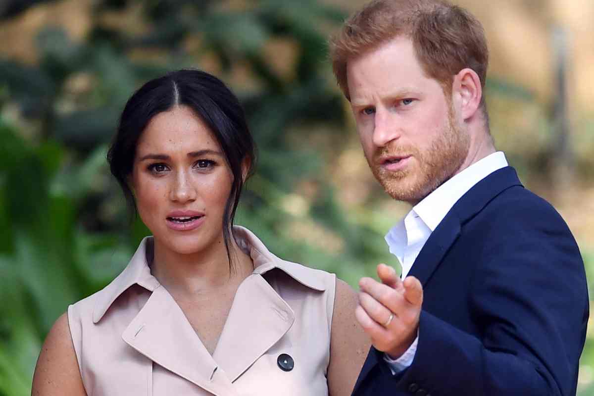 Harry e Meghan isolati