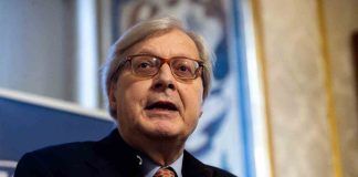 Vittorio Sgarbi innamorato