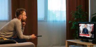 Tutti guardano la televisione