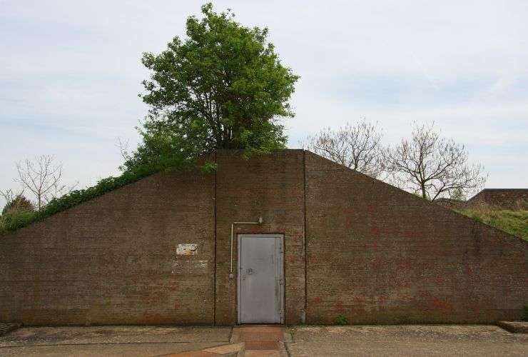 edificio di cemento antiatomico