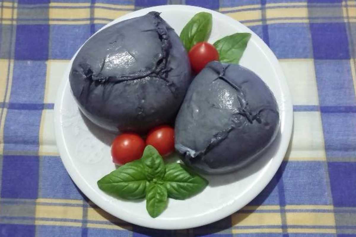 Mozzarella bufala nera