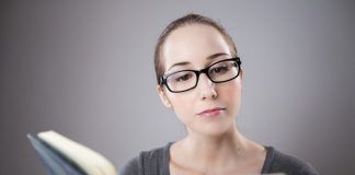 occhiali scivolano trucco