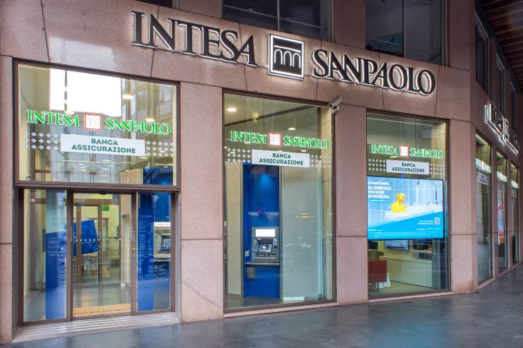 Intesa Sanpaolo, allarme phishing, come tutelarsi 