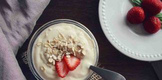 I vantaggi dello yogurt naturale rispetto agli altri insaporiti con gusti