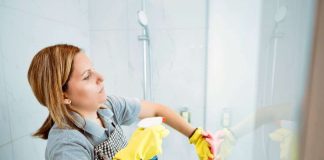 come pulire la doccia