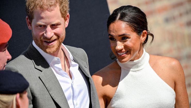 harry meghan chiedono soldi