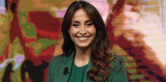 Benedetta Parodi riceve una visita dalla mamma sul set