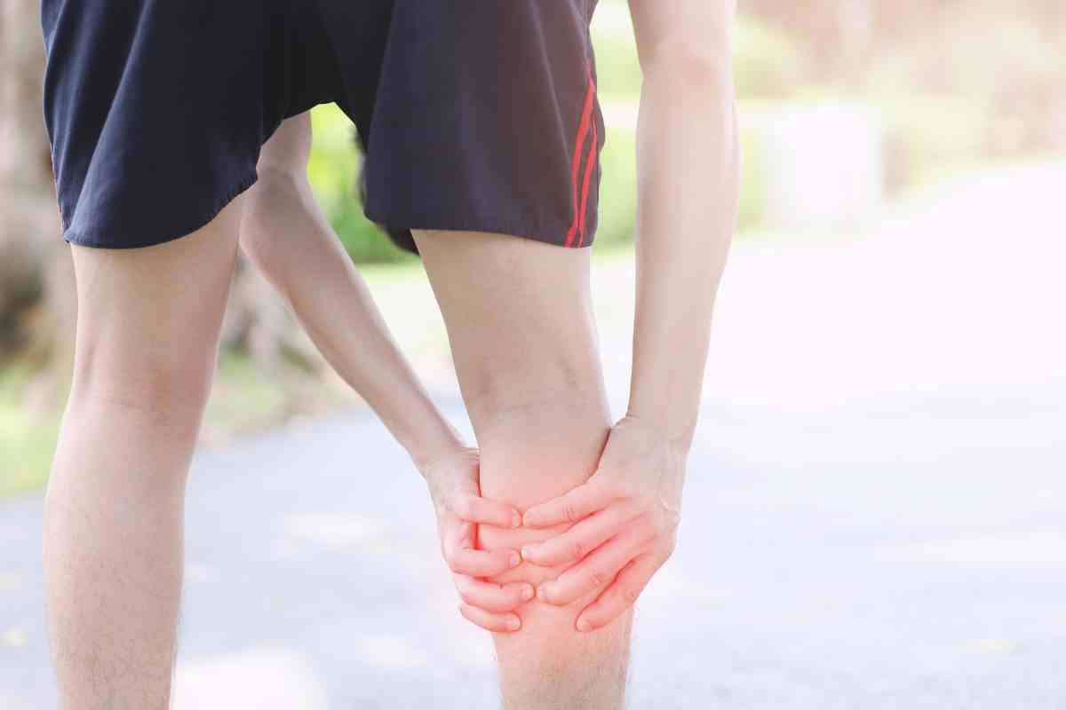Come rimediare alle gambe gonfie e pesanti