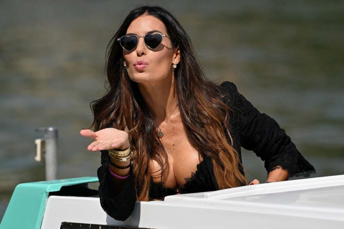 Elisabetta Gregoraci, lo spacco è profondissimo