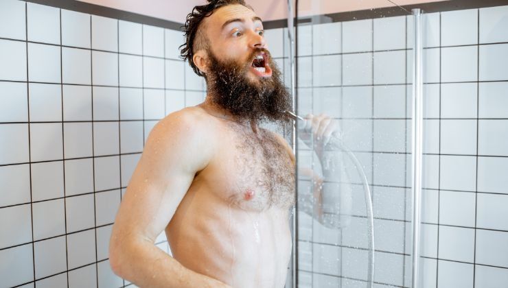 Metodo per iniziare a fare la doccia fredda