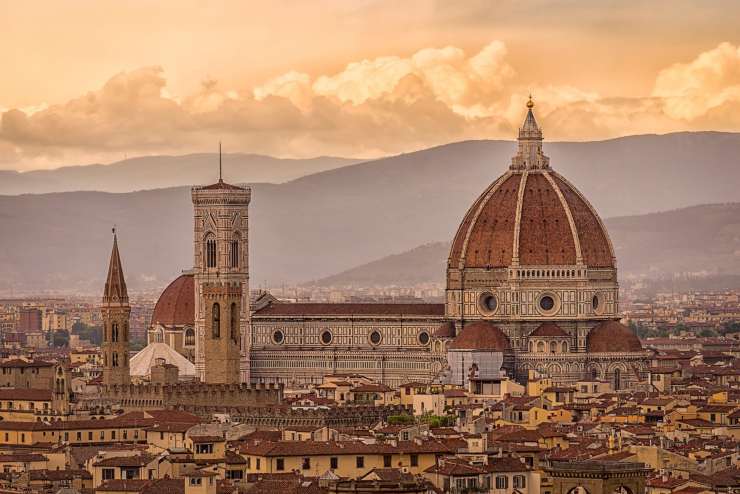 Ecco il pergolato di glicine meraviglia d'Italia a Villa Bardini