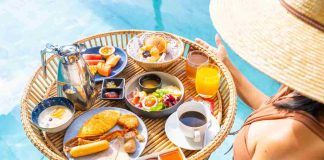 Bagno dopo mangiato al mare