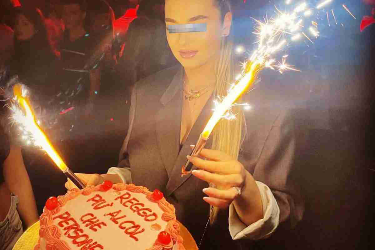 chanel totti torta compleanno brutta polemiche