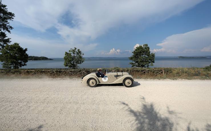 Bolsena sul lago: tappeto fiorato da vedere