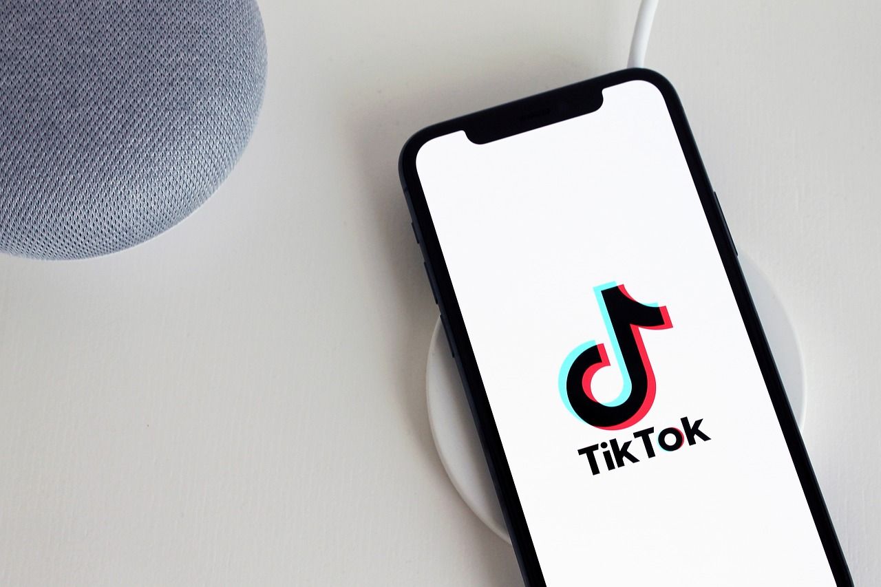 Come diventano virali i contenuti di TikTok.