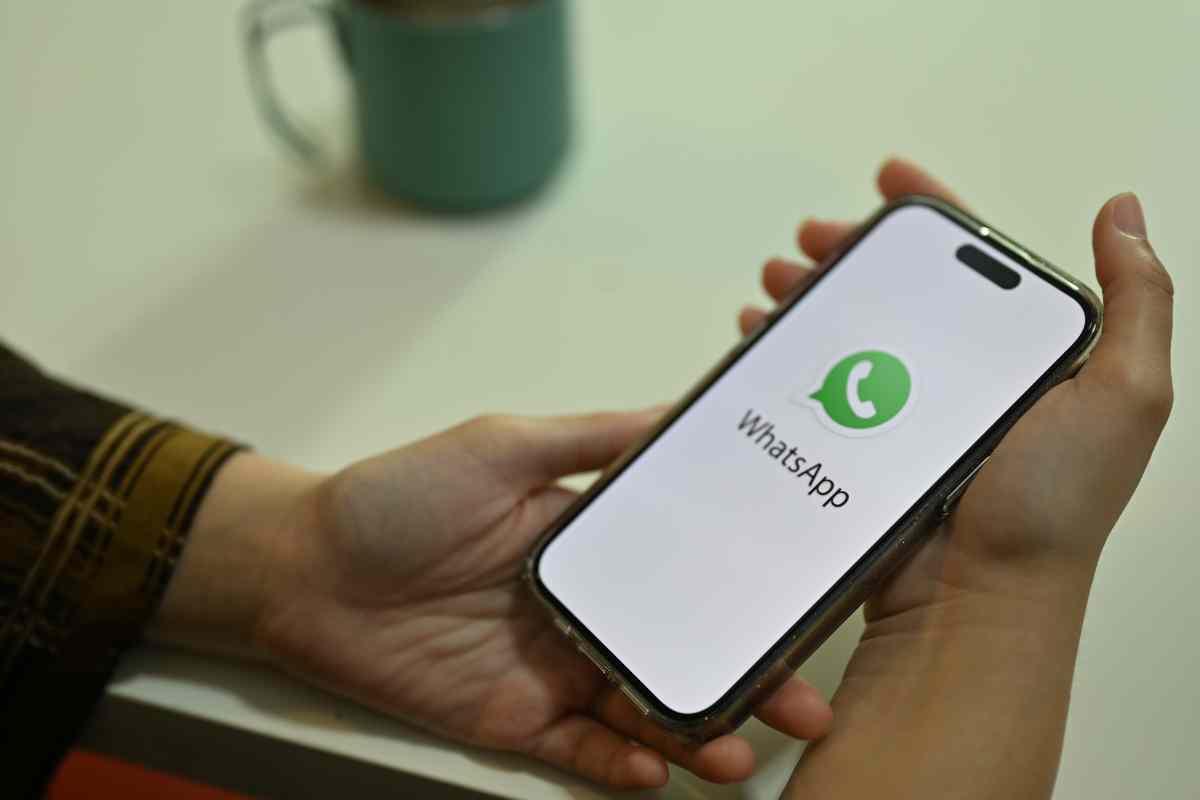 WhatsApp ha inserito l'opzione di condivisione automatica per gli stati 