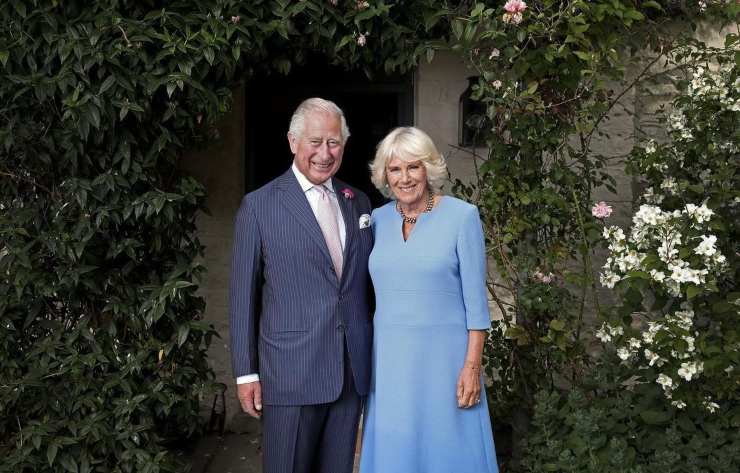 Carlo e Camilla: infranto il protocollo