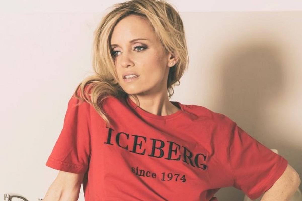 Justine Mattera foto bikini