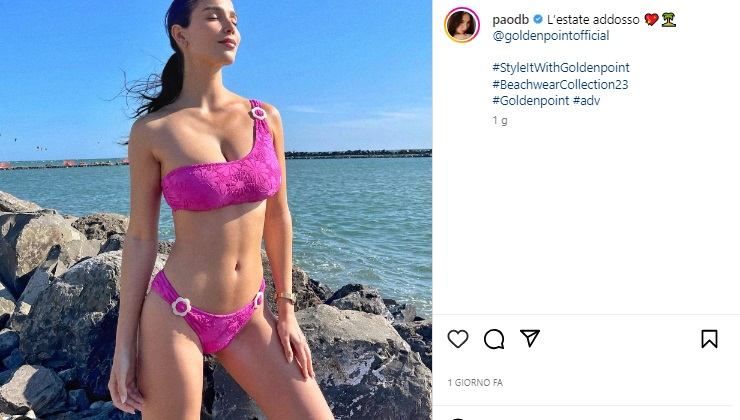 Paola Di Benedetto bikini rosa
