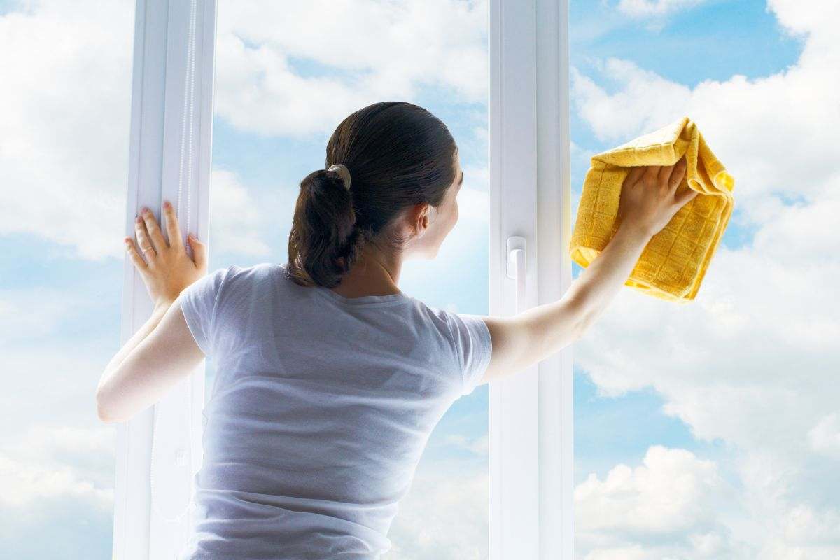 pulire perfettamente finestre