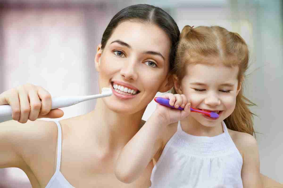 lavare denti mattina colazione prima o dopo dentisti 