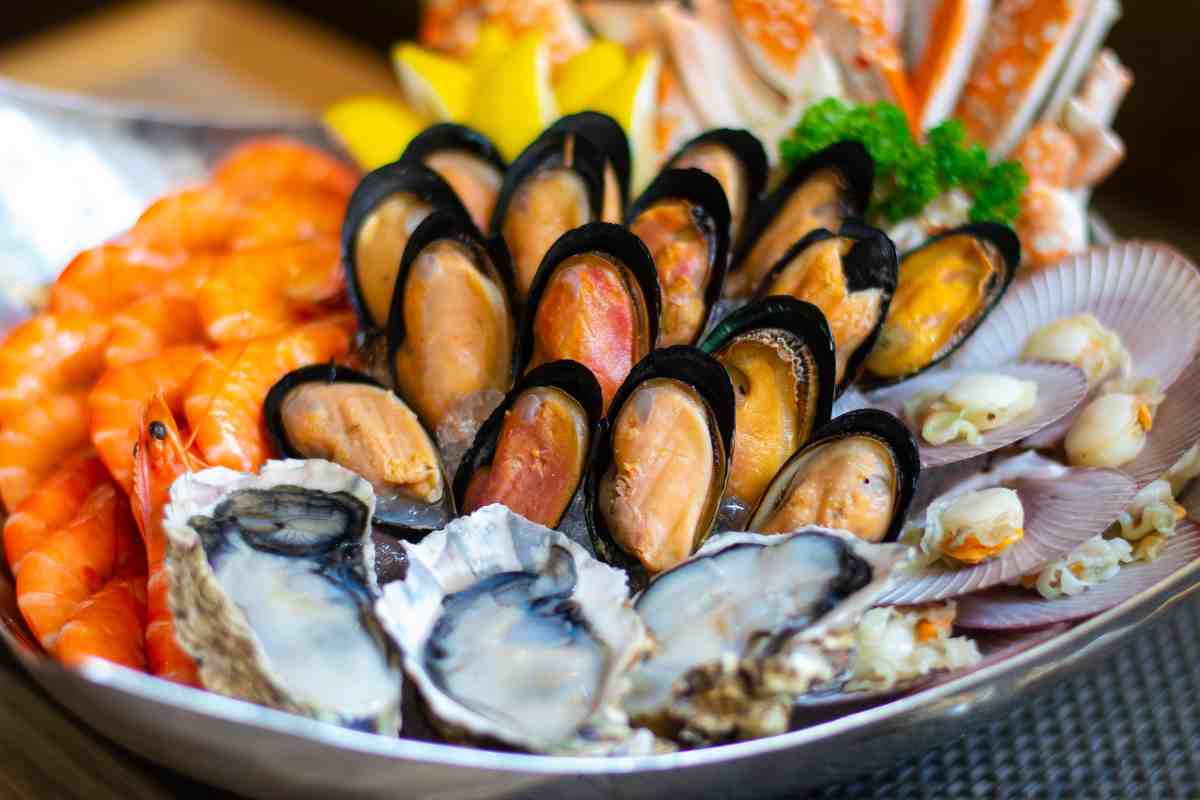 Frutti di mare, cosa sapere per evitare rischi quando si conservano