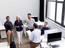 lavoro perché sbagliato essere amico con capo