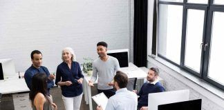 lavoro perché sbagliato essere amico con capo