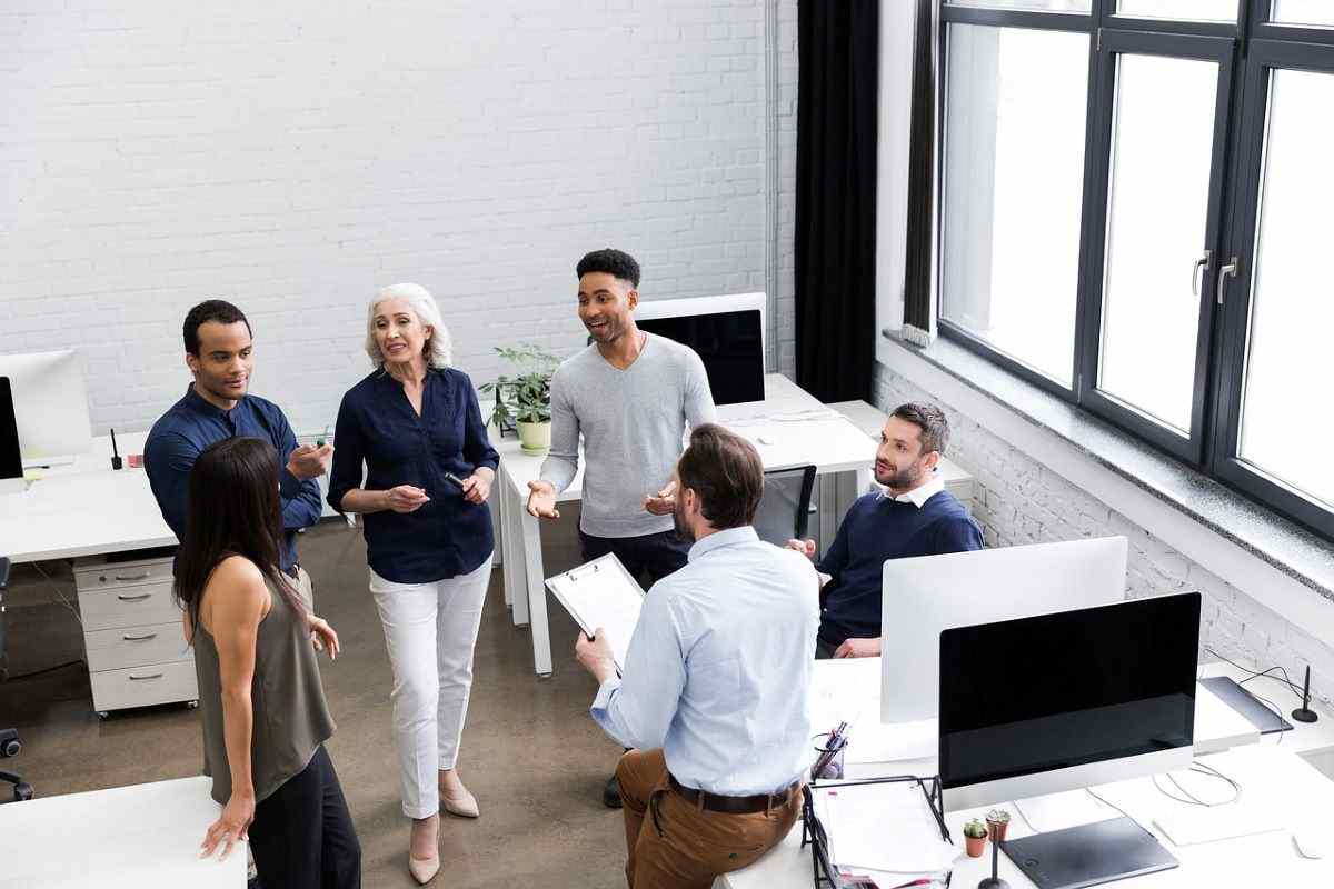 lavoro perché sbagliato essere amico con capo