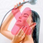 ragazza si fa la doccia e x rossa